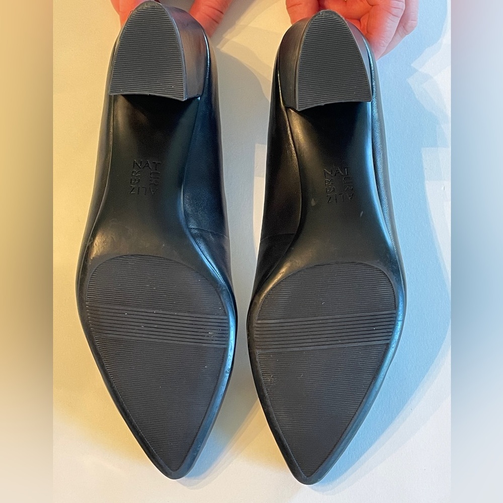 Naturalizer Black Pointed-Toe Block Heel Pumps - Picture 6 of 11